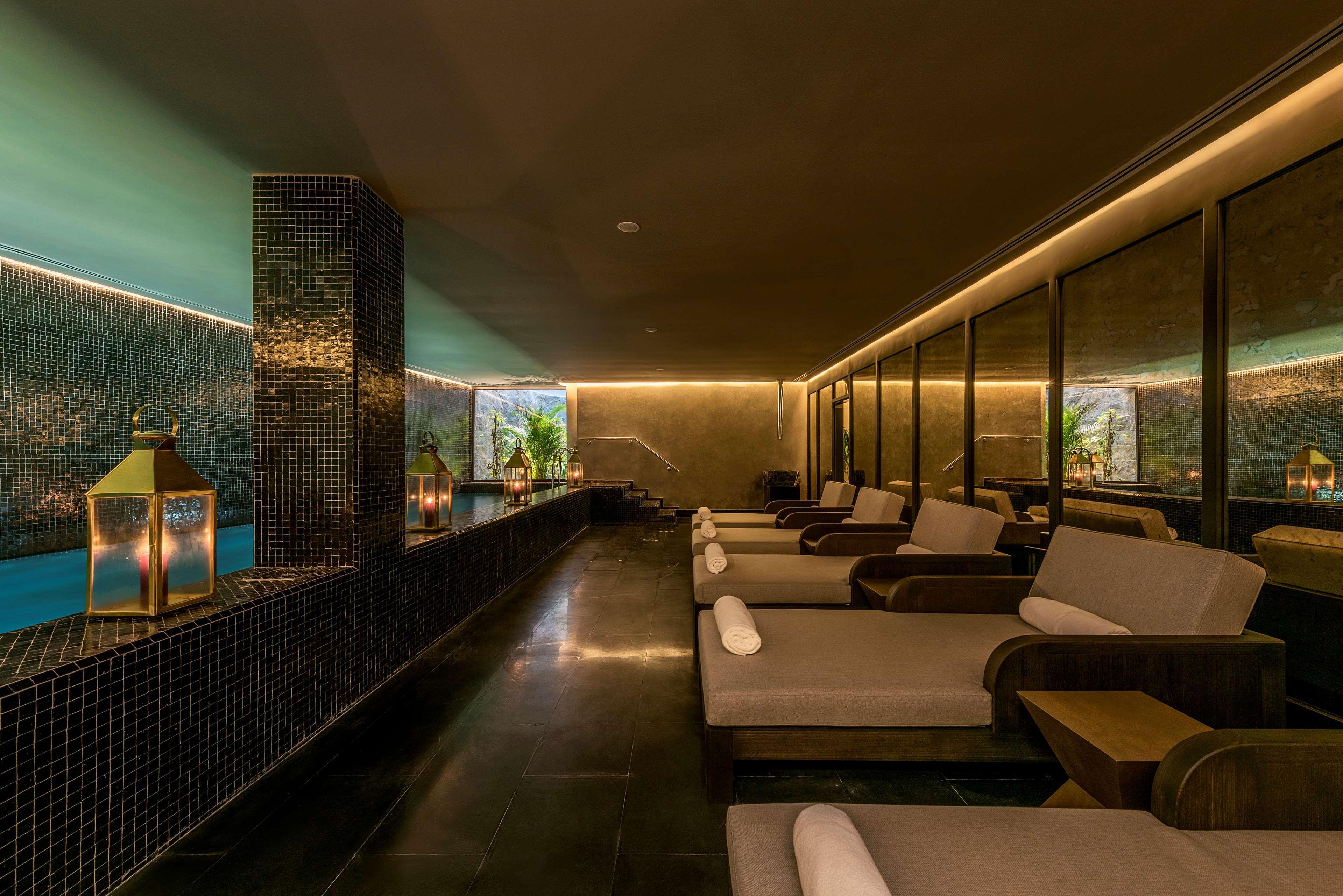 Radisson Blu Hotel Casablanca City Center Exteriér fotografie The spa at The Oberoi, Mumbai
