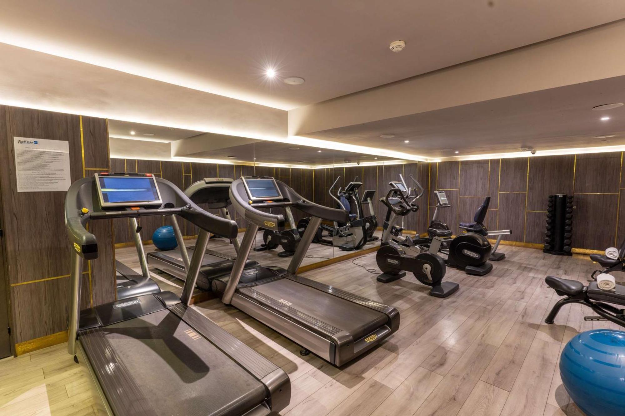Radisson Blu Hotel Casablanca City Center Exteriér fotografie The gym at the hotel